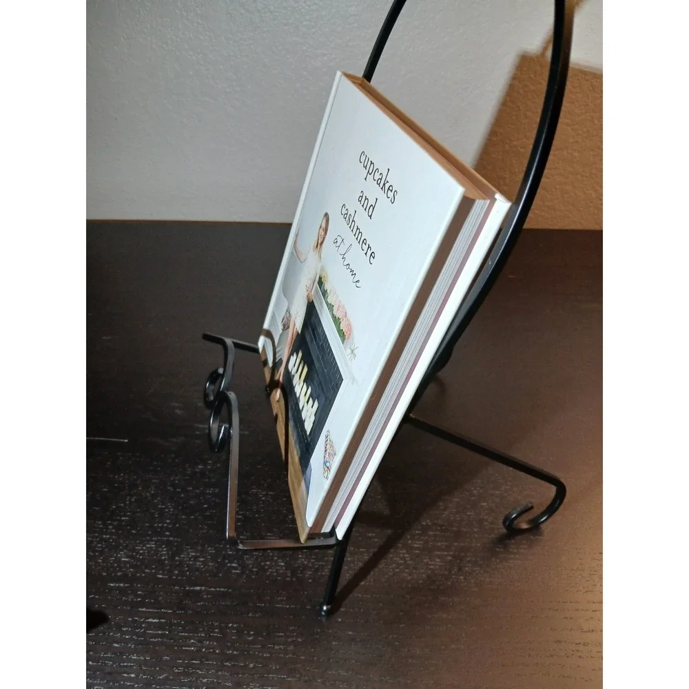 Cupcakes and Cashmere at Home by Emily‎ Schuman (2015, Hardcover) #B55